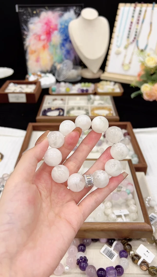 未镶嵌颈饰水晶小****?拍5天然水晶 多样性发货发其一 颜色微差