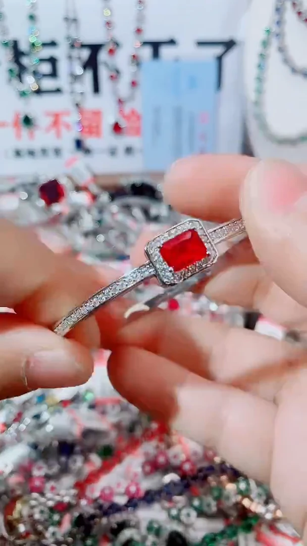 未镶嵌手镯红宝石