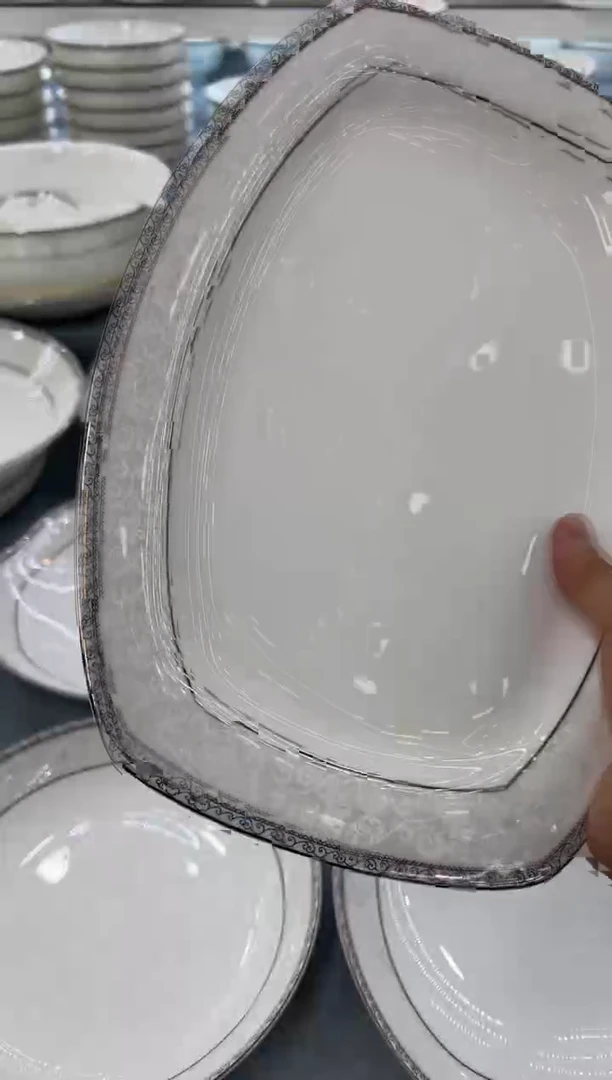 骨瓷玲珑12方鱼1个