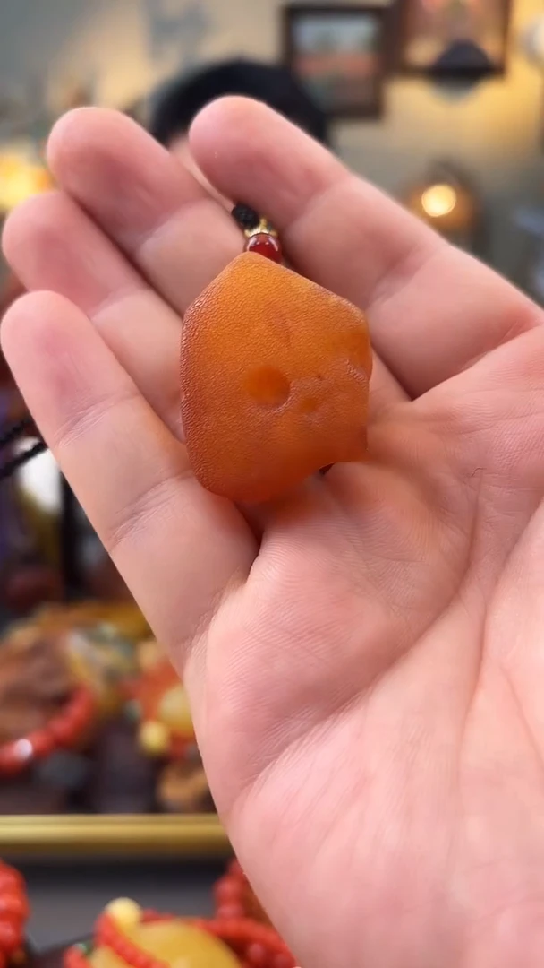 未镶嵌颈饰琥珀吊坠