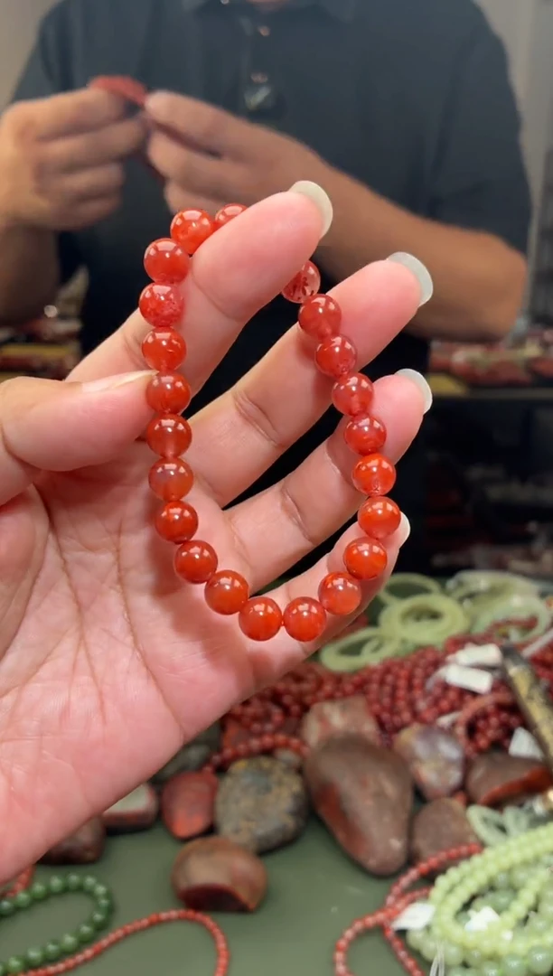 未镶嵌手串南红玛瑙单圈手串一条约8mm多样性发货