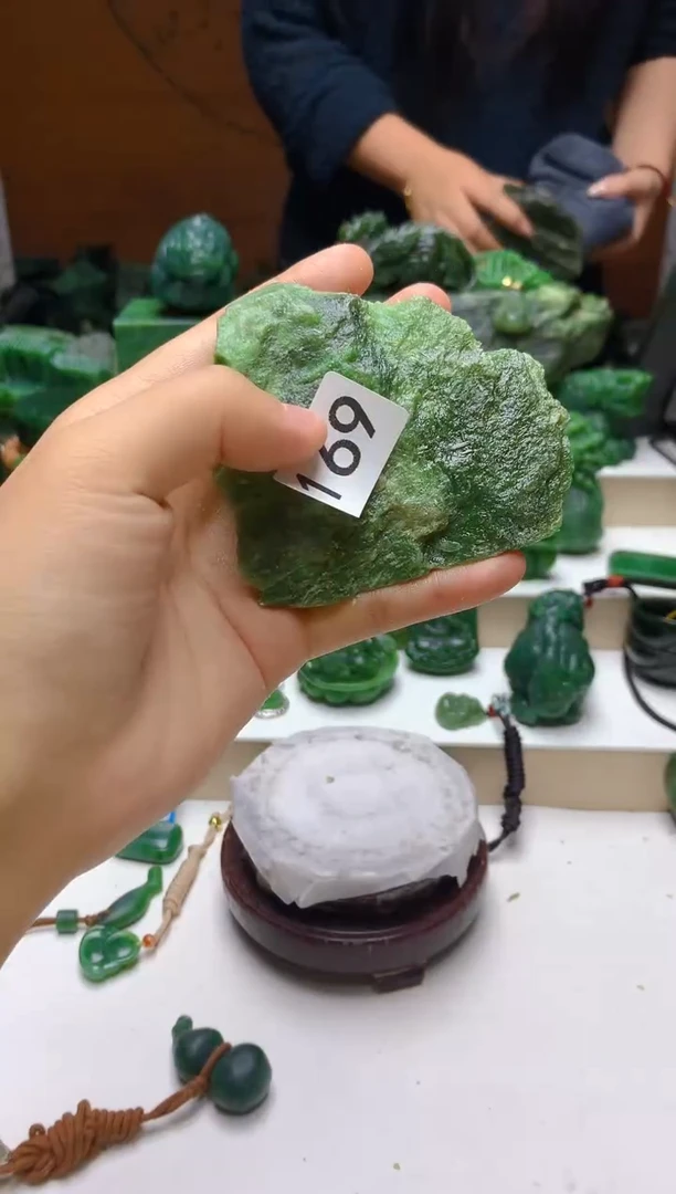 未镶嵌和田玉（碧玉）珠宝半成品0