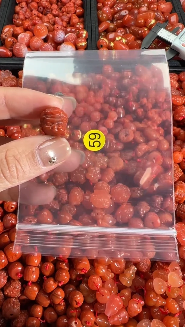 【闪购商品】南红玛瑙颈饰未镶嵌1