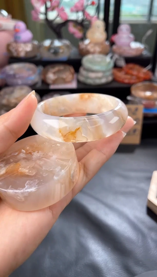 石英质玉手镯未镶嵌58
