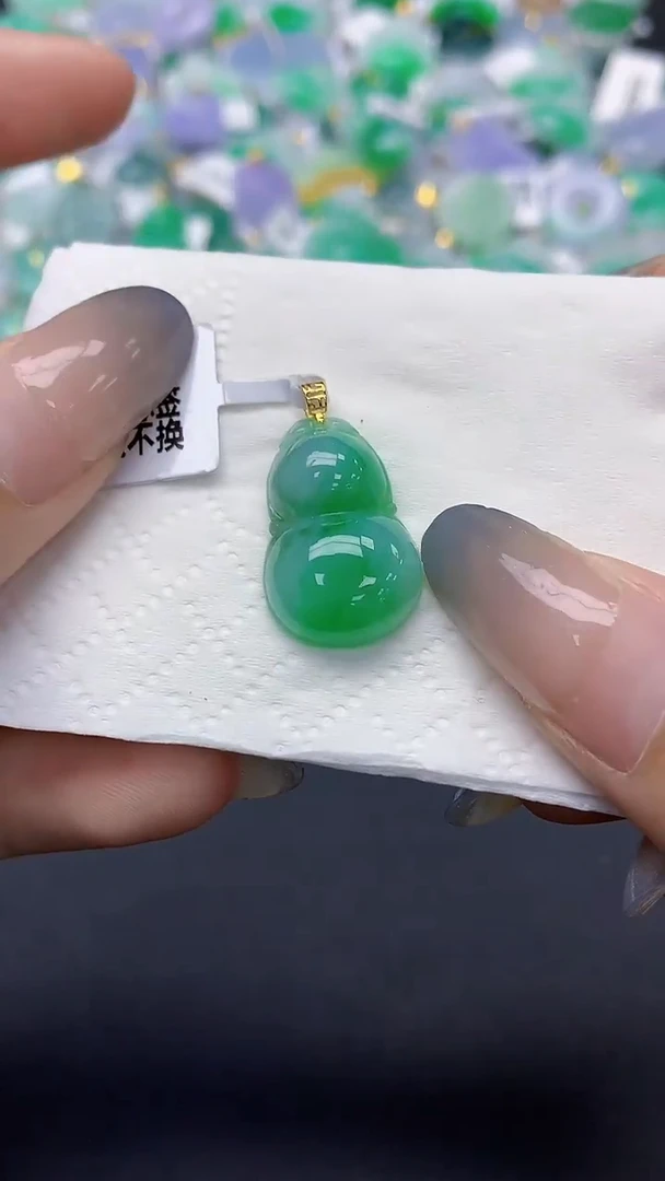 翡翠18K金镶嵌颈饰天然缅甸a货翡翠1