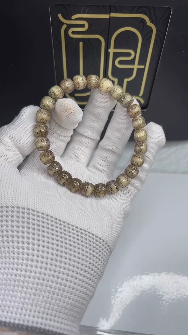 手串星月菩提小驼包9x8.c441