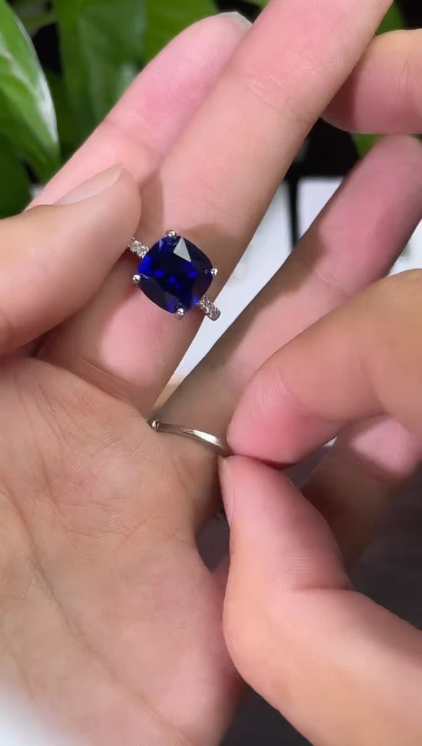 合金合成钻石蓝宝戒指