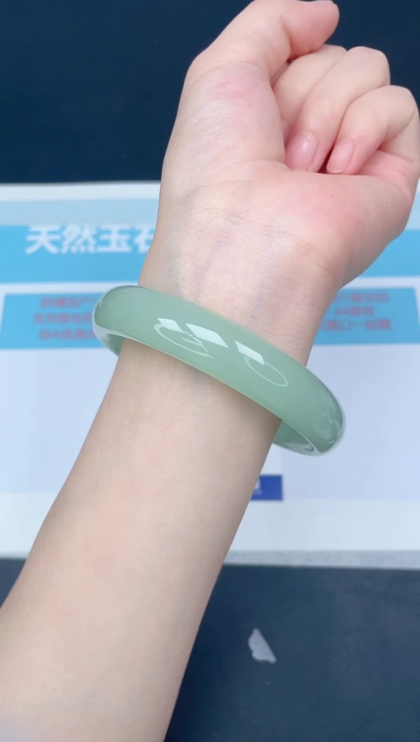 未镶嵌手镯石英质玉m36/6465