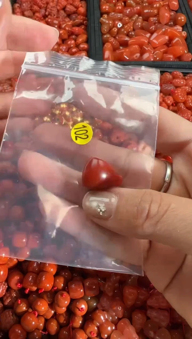 【闪购商品】南红玛瑙颈饰未镶嵌1