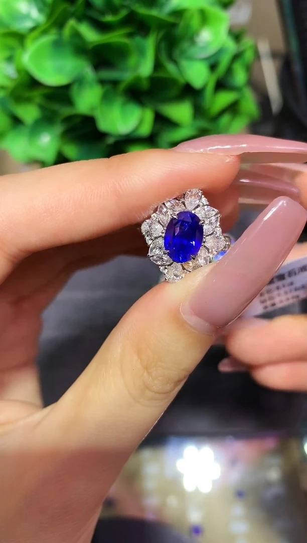 戒指蓝宝石18K金镶嵌3.1CT