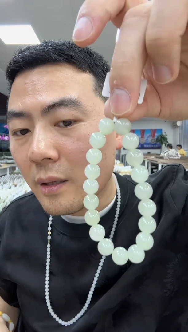 颈饰未镶嵌和田玉手串10mm