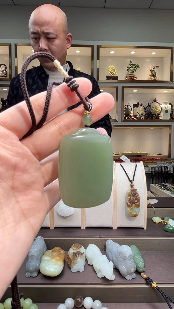 颈饰未镶嵌和田玉苏