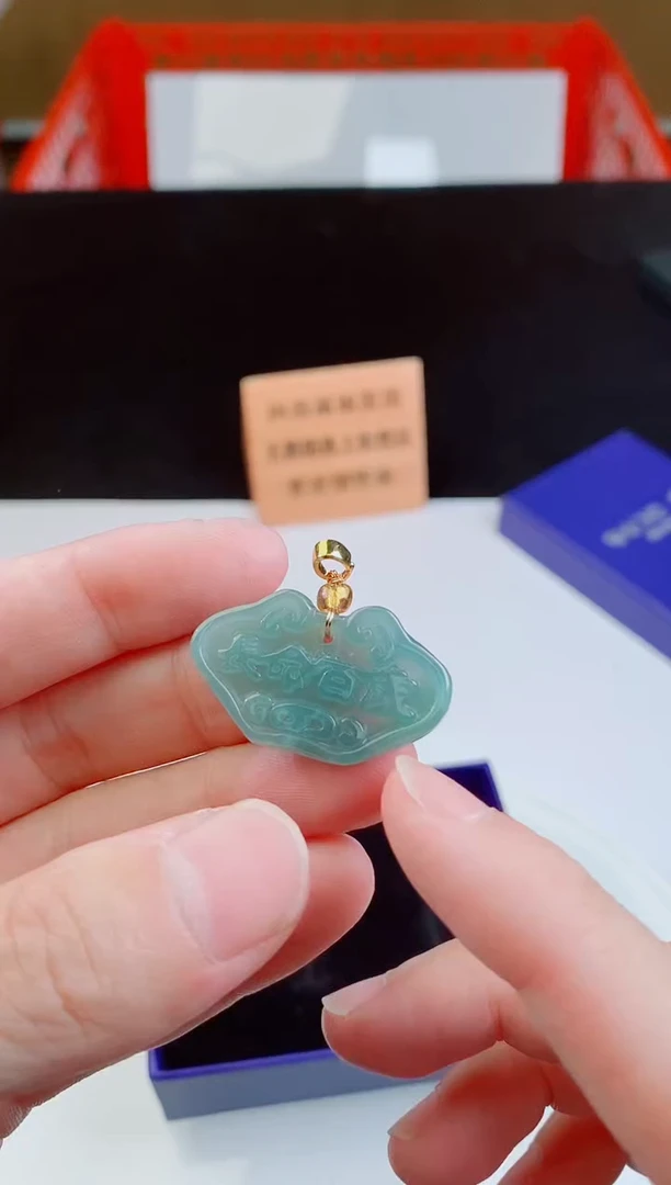 颈饰未镶嵌翡翠  ·
