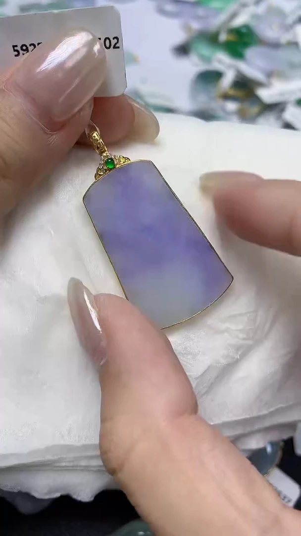 翡翠18K金镶嵌颈饰天然缅甸翡翠A货