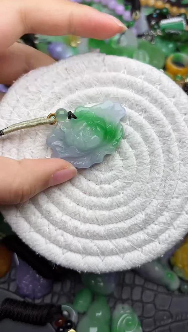 颈饰未镶嵌翡翠缅甸翡翠吊坠