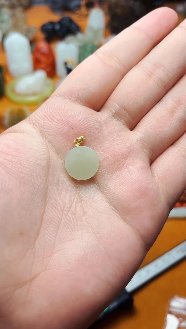 【闪购商品】和田玉颈饰银S925镶嵌平安牌