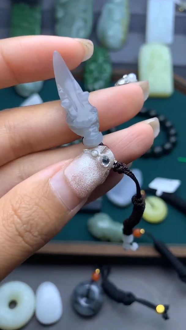 【闪购商品】和田玉吊坠(不含链)未镶嵌挂件拍一发一《头部有嵌口》