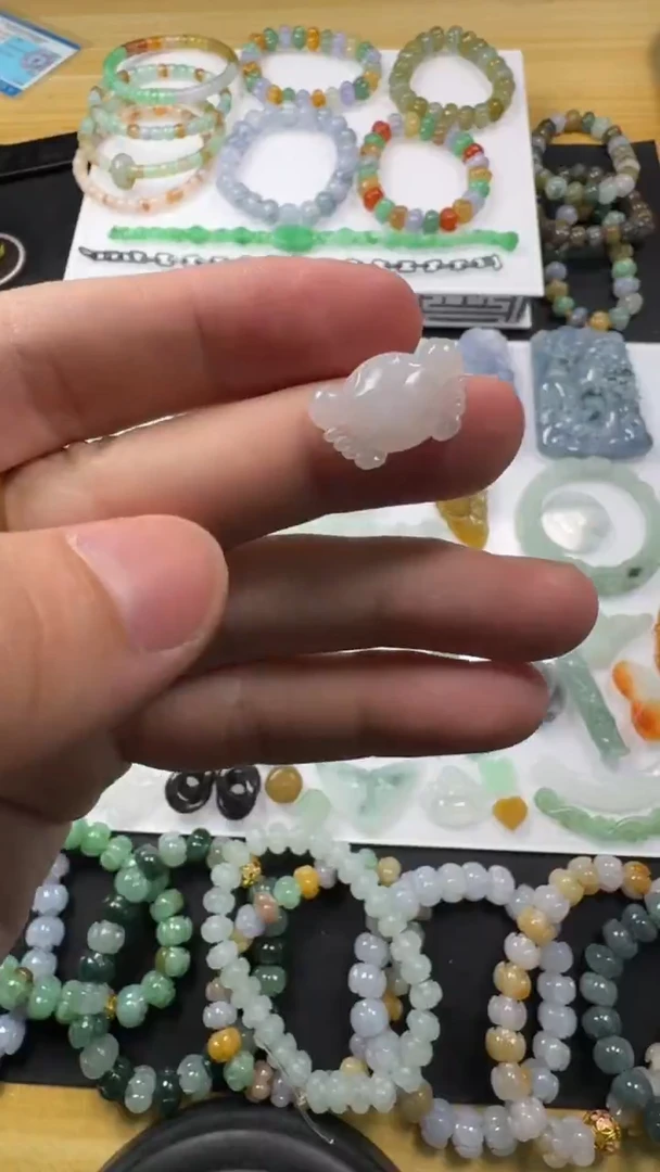 颈饰未镶嵌翡翠【闪购商品】 天然翡翠