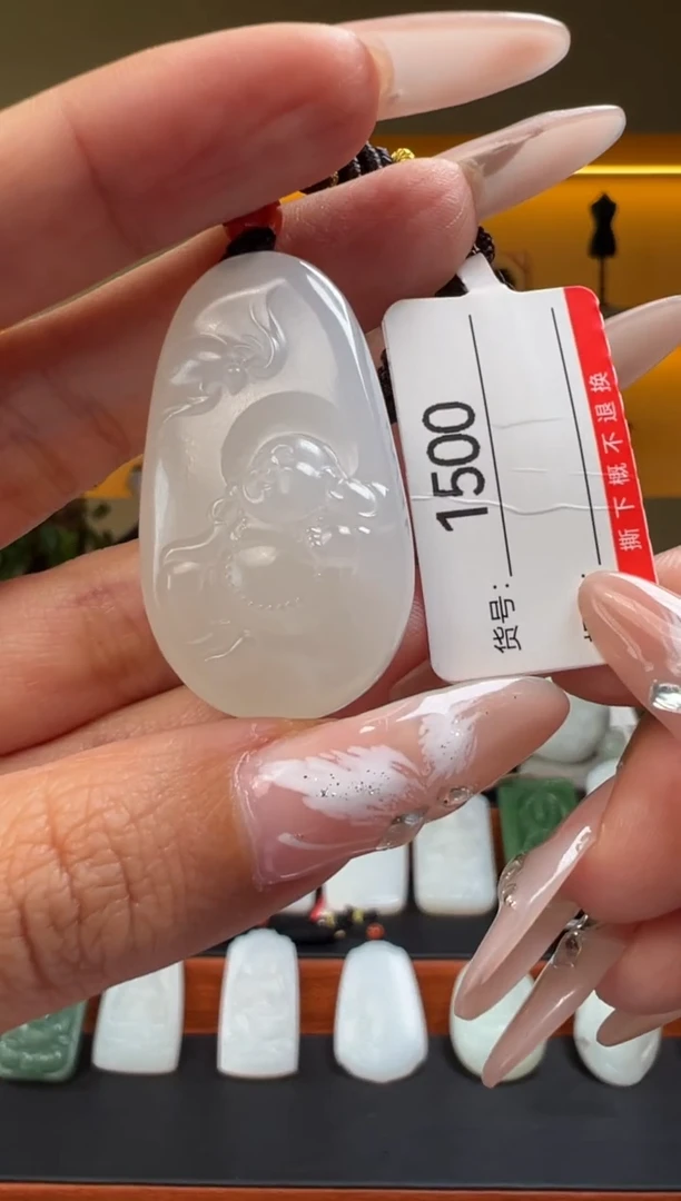 颈饰未镶嵌和田玉1