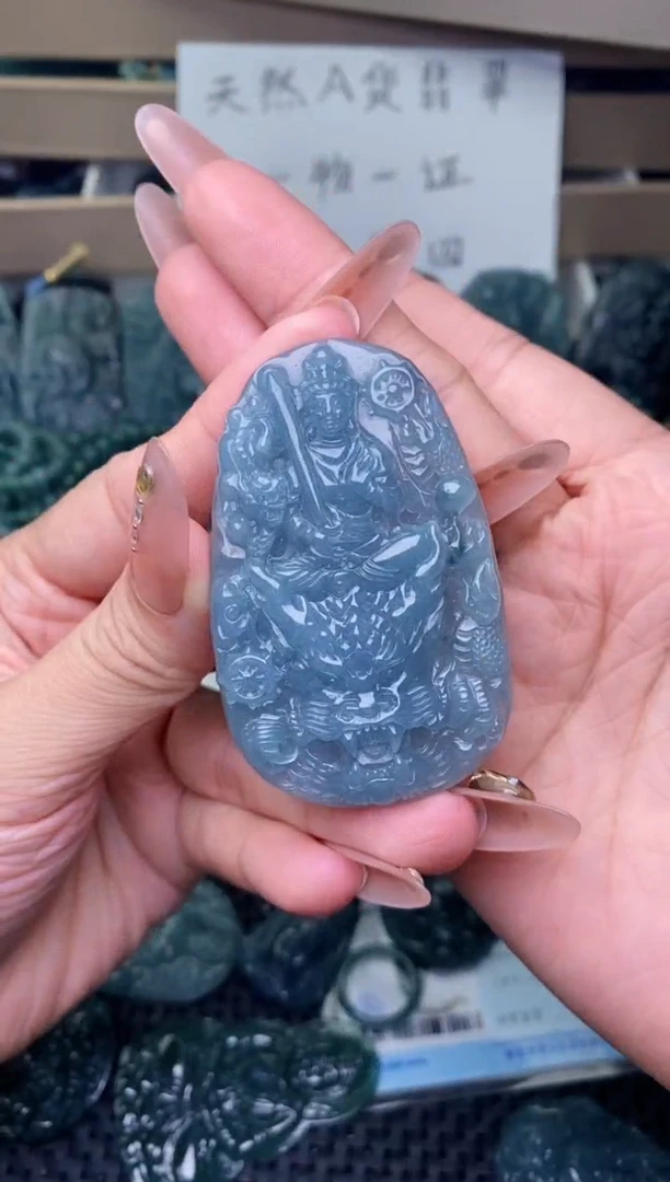 翡翠未镶嵌颈饰