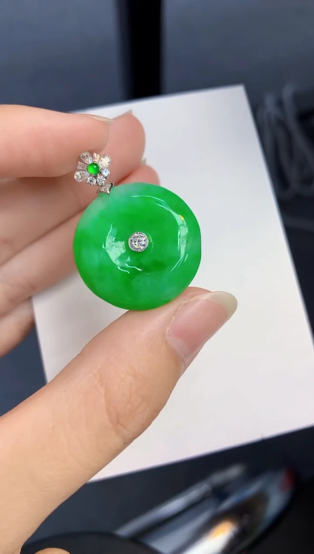 颈饰18K金镶嵌翡翠天然缅甸A货翡翠
