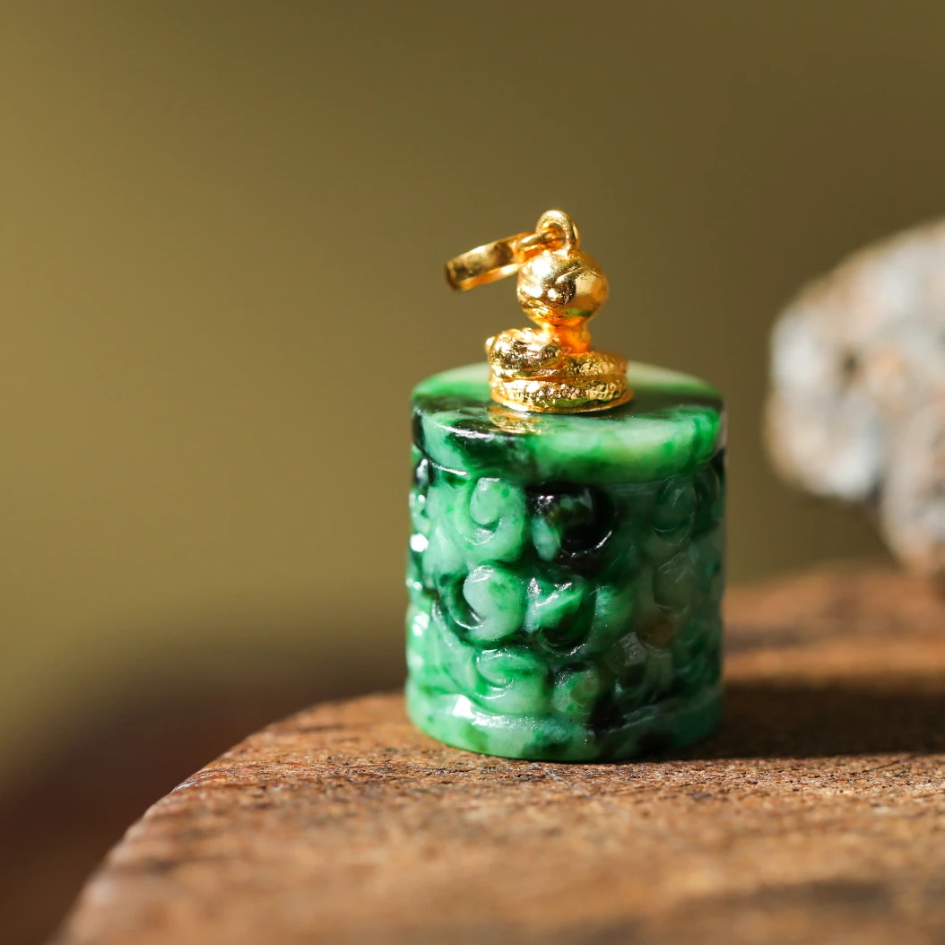 【意婵】18K金精工镶嵌蛇盘兔典藏级老翡翠路路通吊坠-908964