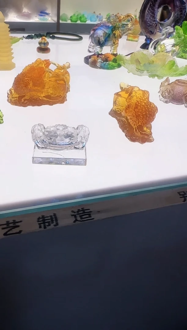 手工艺品琉璃手里有钳
