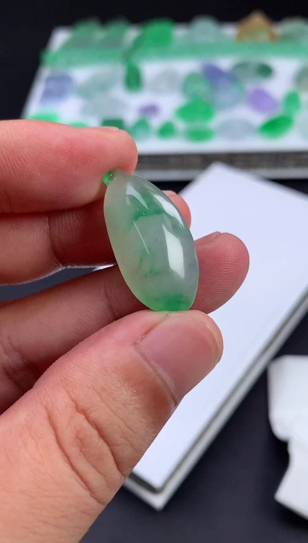 未镶嵌定制翡翠翡翠