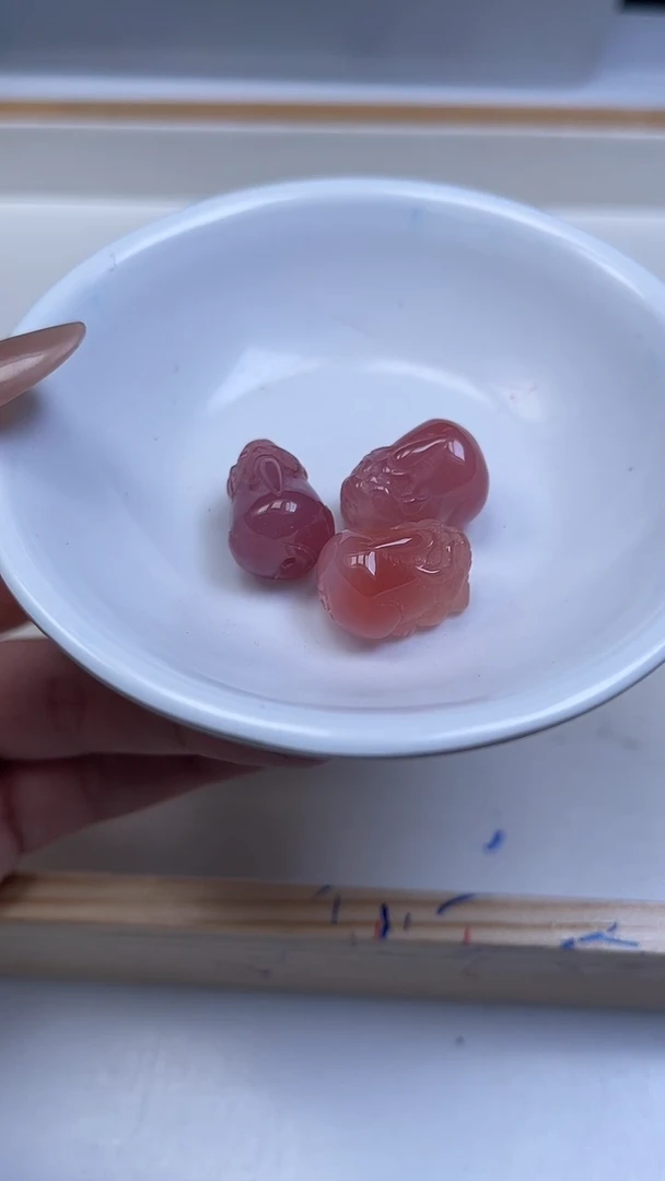 未镶嵌散珠玛瑙/玉髓沫***焙M257盐 源 貔貅3颗60元