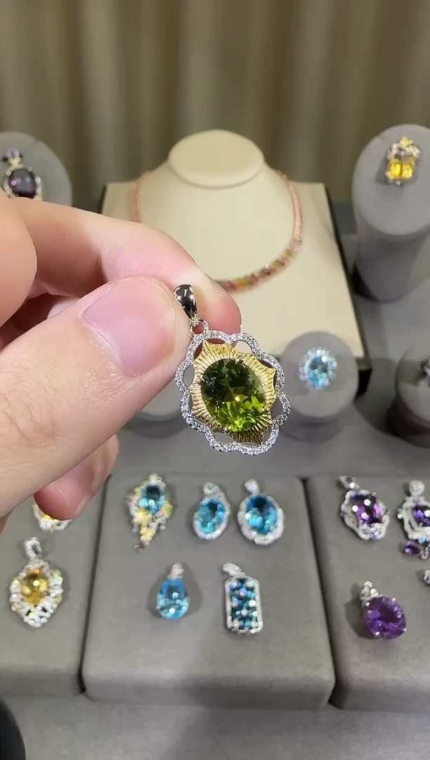 颈饰银S925镶嵌橄榄石10*8mm吊坠设计款