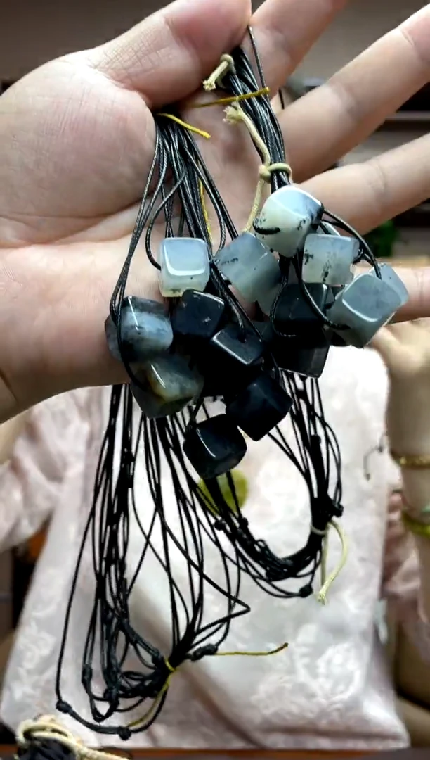 岫玉未镶嵌吊坠多样性发货其中发一