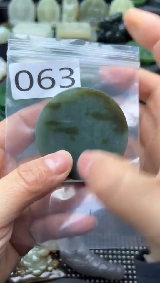 未镶嵌和田玉珠宝半成品镯芯