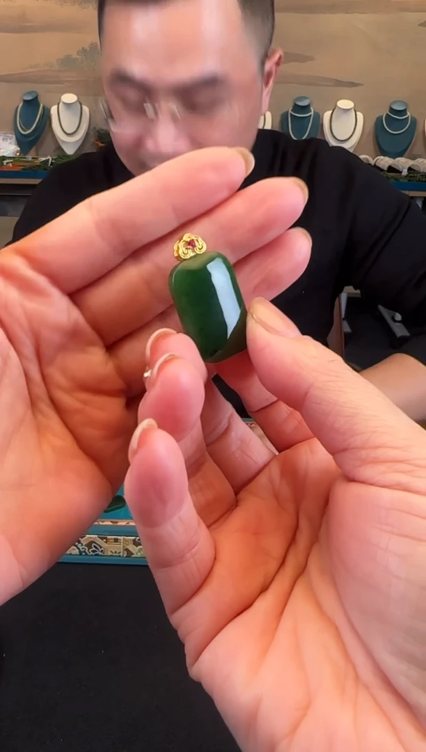 颈饰未镶嵌和田玉无事牌