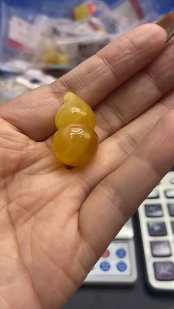 琥珀未镶嵌珠宝奇石1065