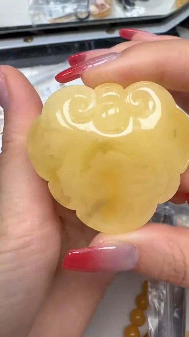 裸石琥珀未镶嵌如图