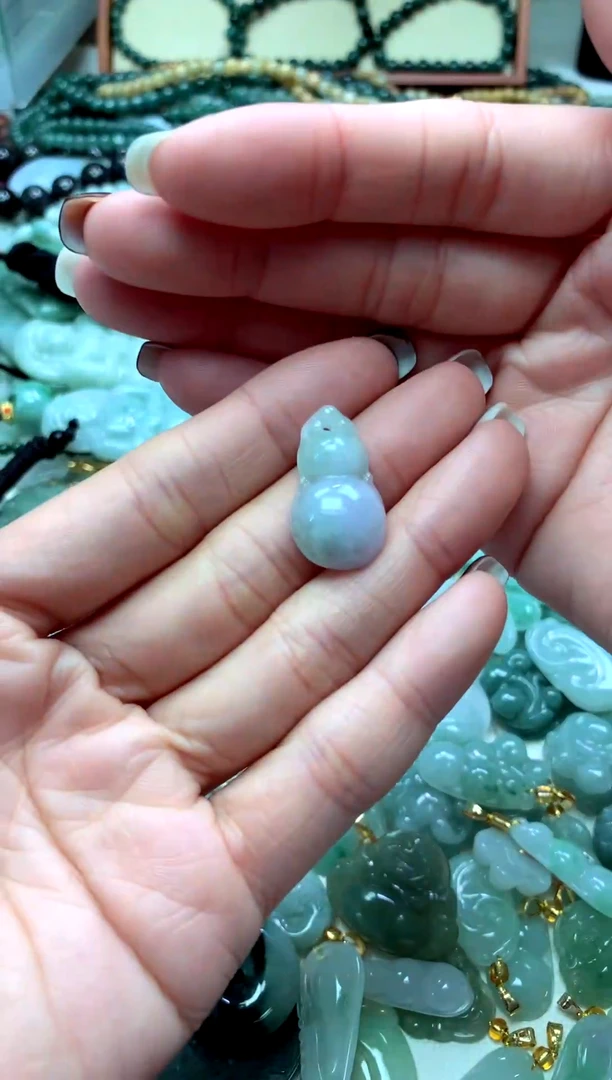 颈饰未镶嵌翡翠1