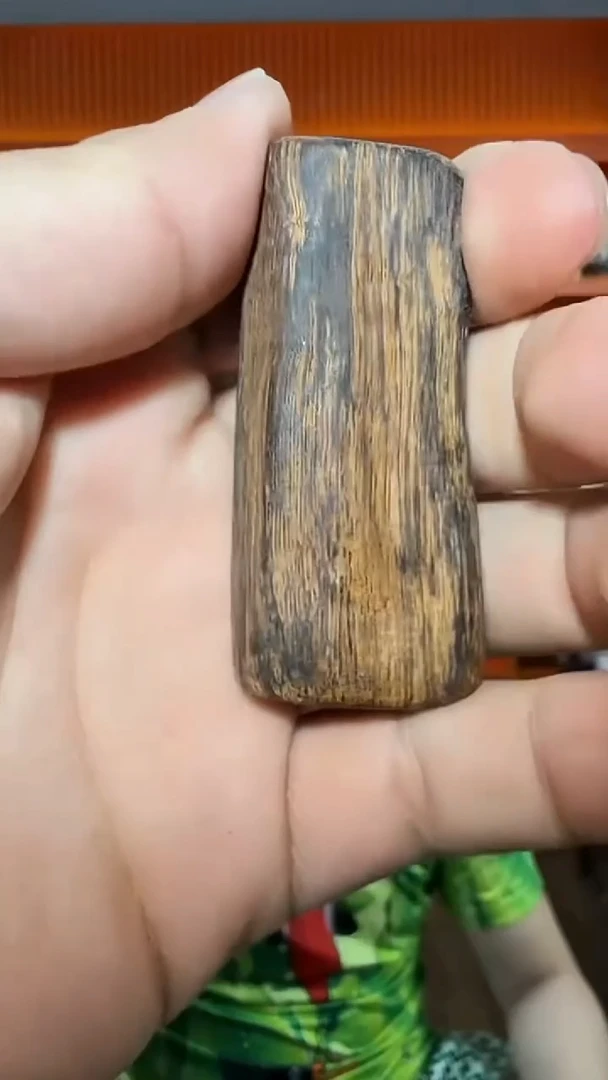 沉香手把件277号多样性发一