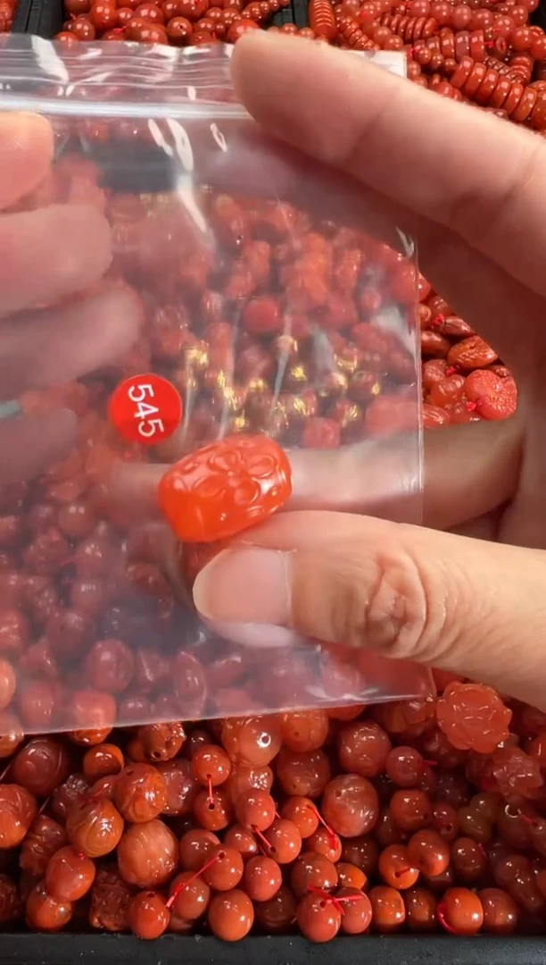 【闪购商品】南红玛瑙颈饰未镶嵌1