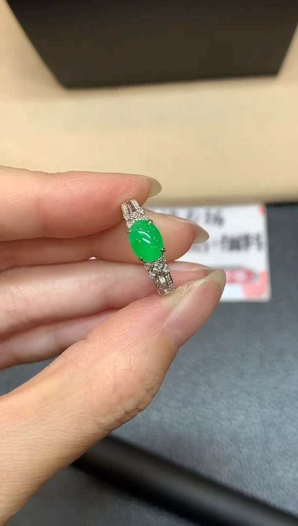 18K金镶嵌戒指翡翠15【无鉴赏期】蛋面【无服务费