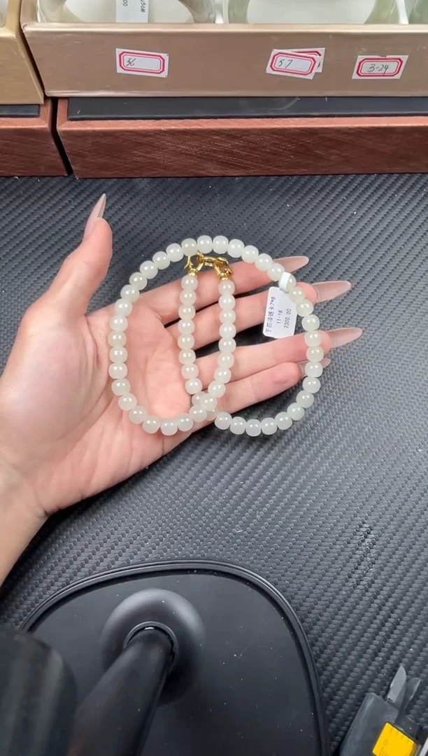 未镶嵌手串和田玉（糖玉）于田微色差妈妈链卡8