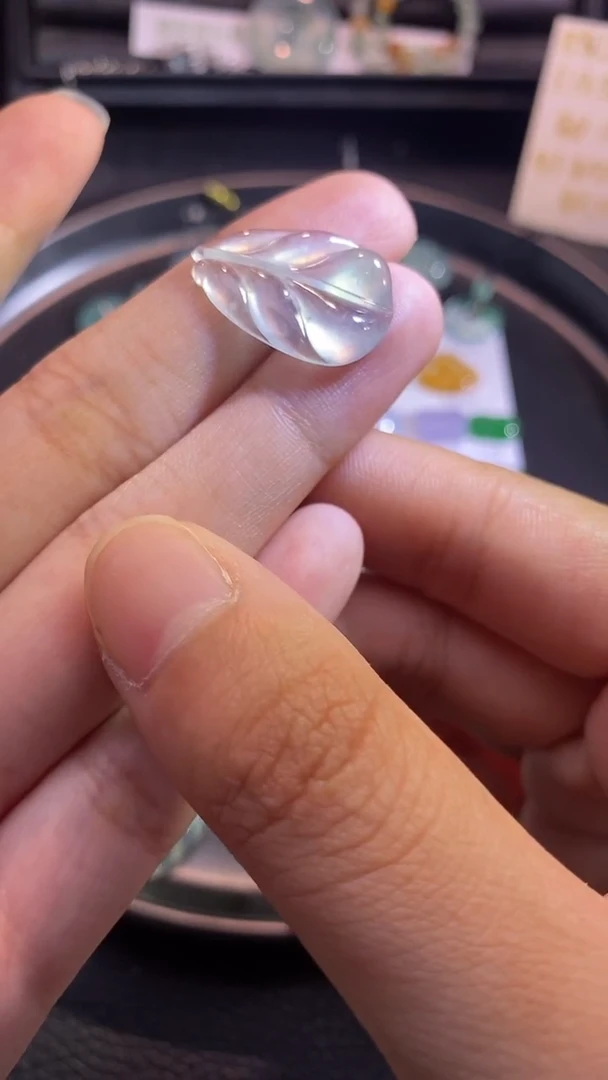 翡翠挂件未镶嵌叶子