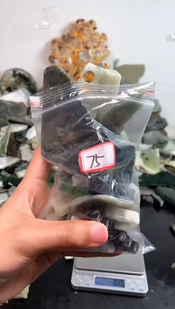 未镶嵌和田玉摆件75