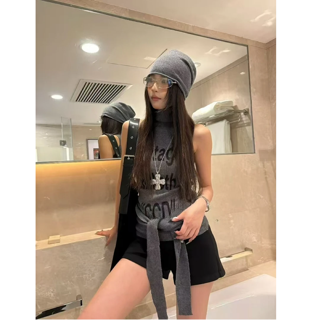 【奥莉】2025秋冬：美式辣妹字母印花高领针织背心3623