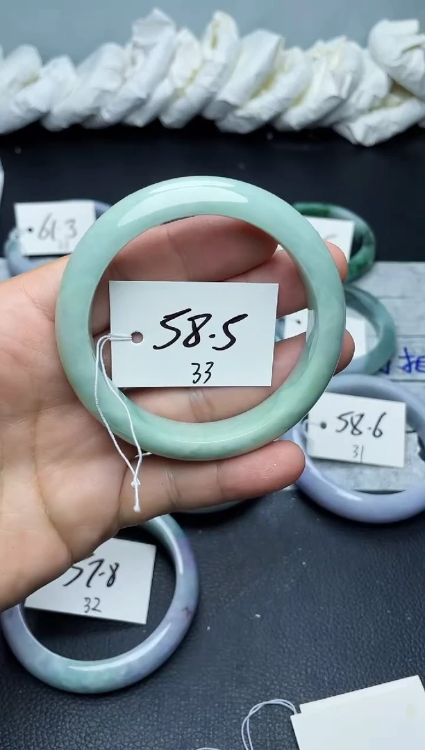 未镶嵌手镯翡翠33