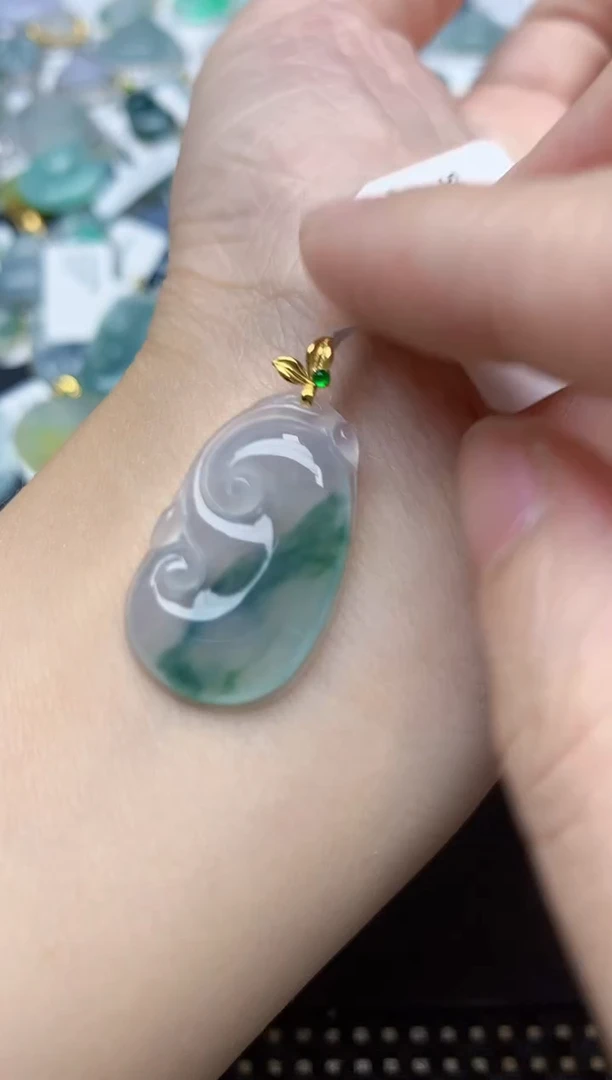 颈饰18K金镶嵌翡翠天然缅甸A货翡翠