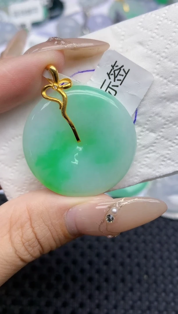 颈饰18K金镶嵌翡翠207   天然翡翠A货  百元以上9米证书费自理