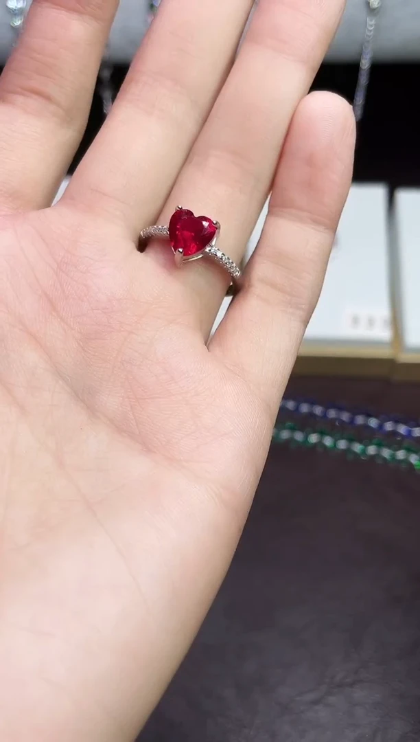 合金合成钻石红宝爱心戒指