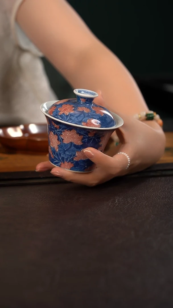 贵红窑青花釉里红荷花盖碗