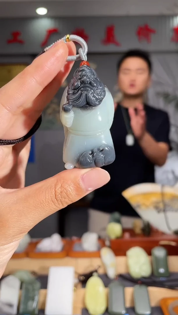 和田玉未镶嵌颈饰1