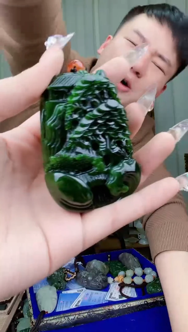 【闪购商品】和田玉挂件未镶嵌拍一发一，多样性发货！